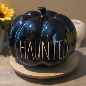 SALE ⭐️💞💖 Rae Dunn Black Iridescent Haunted Pumpkin
